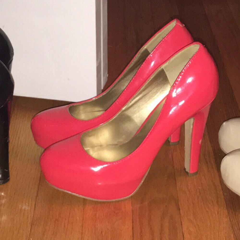 Guess heels